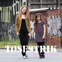 Bøgen Tøsestrik af Annette Danielsen er en fin bog med 6 opskrifter til piger på 10 og 12 og 14 år. Alle modellerne er strikket i garn fra Isager