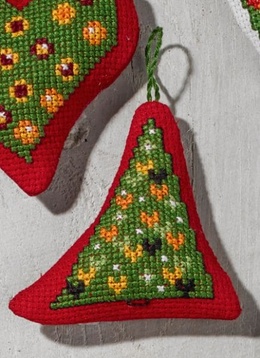 01-0258 Juletræ med hjerter