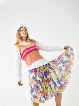 Strikkeopskrift vest med striber