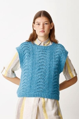 Strikkeopskrift på en vest med påfuglemønster