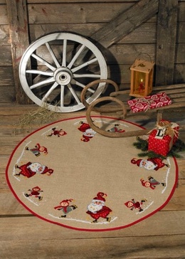 Juletræstæppe med julemanden og børn på skøjter