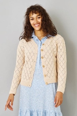 Strikkeopskrift på Cardigan med rombehulmønster