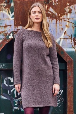 Strikkeopskrift på Kjole med rundt hulmønster