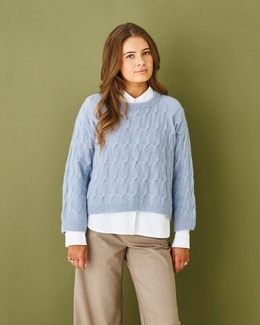 Strikkeopskrift til en bluse med snoning