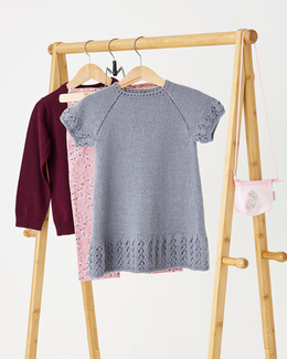 Kjole med hulmønster