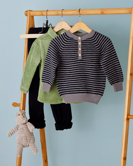 Strikkeopskrift til en børnebluse med striber