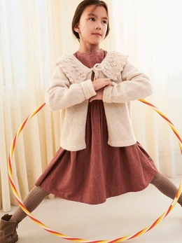 Strikkeopskrift til Lilly Blouse Junior