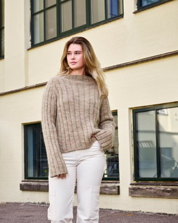 Bluse med bred rib strikkeopskrift