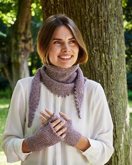 Strikkeopskrift til lille tørklæde og håndledsvarmere.