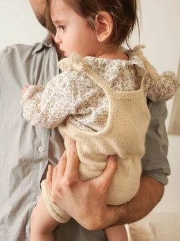 Strikkeopskrift til babydragt