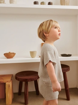 Strikkeopskrift til sommersæt til baby