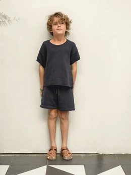 mio-tee-og-shorts-junior-strikkeopskrift