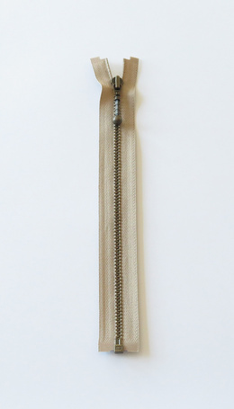 Beige lynlås - 25 cm