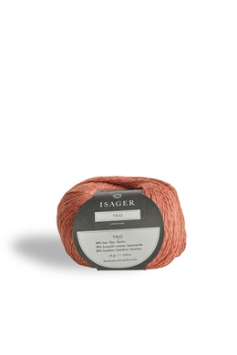 trio-blushfakta-om-trio-materialet-er-50-hoer-30-bomuld-og-20-bambus-der-er-50-gram-garn-i-et-noegle-loebelaengden-er-350-meter-pr-50-gram-skal-vaskes-i-haanden-og-toerres-liggende