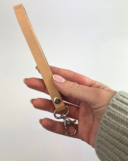 lyse-laederrem-med-karabinhage