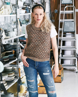 Strikkeopskrift til en vest med strukturmønster