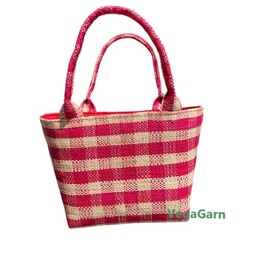 Fin lille børnekurv med røde pipitatern