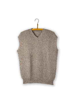 Strikkeopskrift til en vest til kvinder med masser af strukturstrik