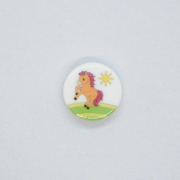 plastikknap-med-hest-15-mm-i-hvid