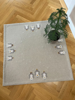 Broderikit til et lille juletræstæppe eller en dug