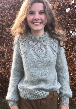 Strikkepskrift til pigesweater med hulmønster