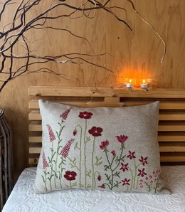 red-flowers-broderikit