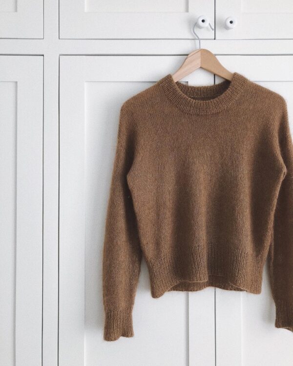 stockholmsweater-fra-petiteknit