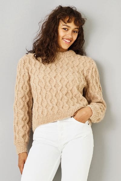 Strikkeopskrift på sweater med Kabelstrik