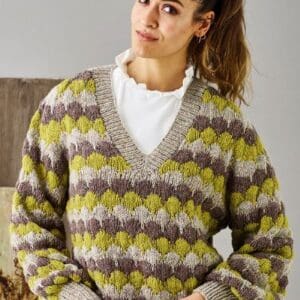 Strikkeopskrift på V-Hals sweater med sømandsbobler