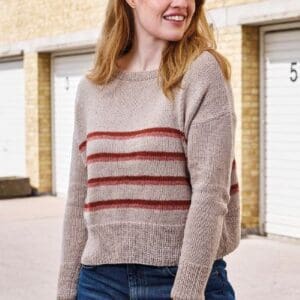 Strikkeopskrift på en Kort Sweater med striber
