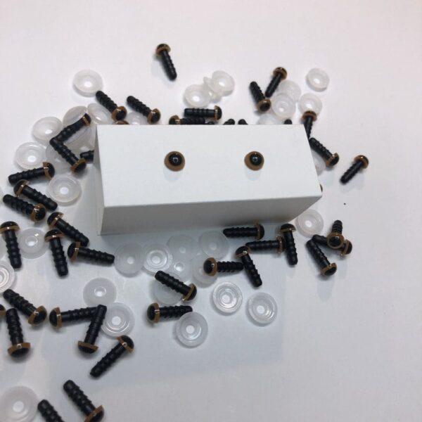 sikkerhedsoejne-10-mm-brune