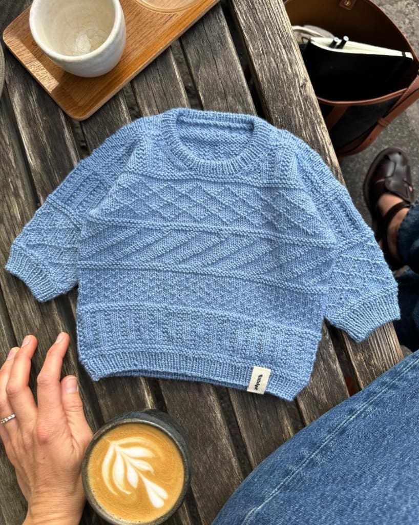 Strikkeopskrift til Storm Sweater Baby