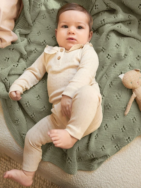 Kløvertæppe - strikkeopskrift til babytæppe