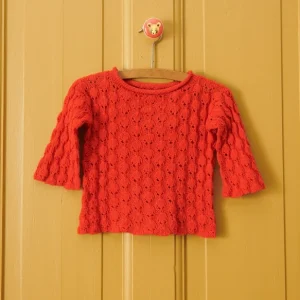 Lilja Sweater strikkeopskrift til babysweater