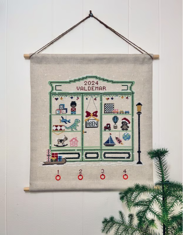 Broderikit til adventskalender med 4 pakker