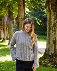 raglansweater-i-bred-rib-strikkeopskrift