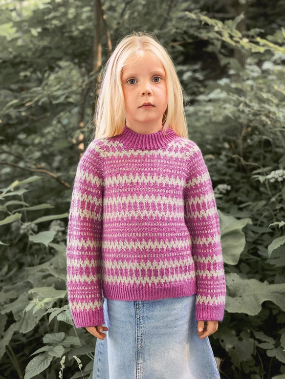 Strikkeopskrift til en sweater med traditionelt norsk mønster