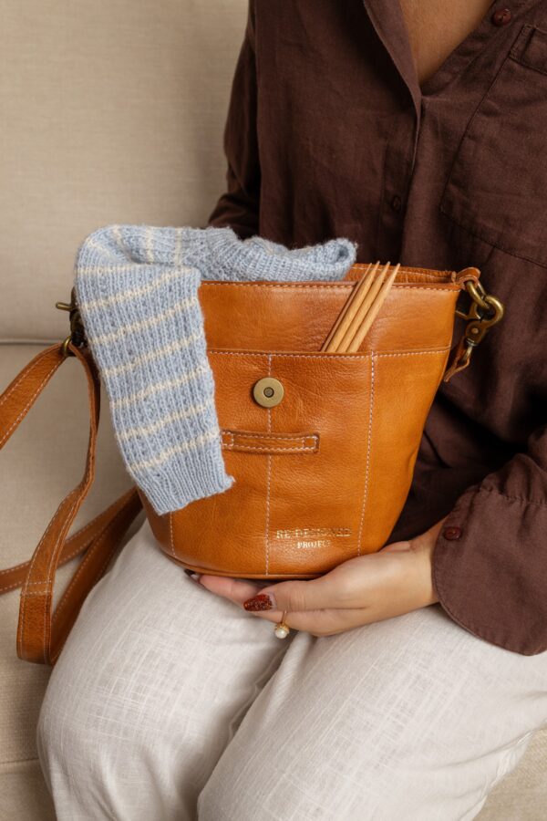 project-59-burned-tan-strikketaske