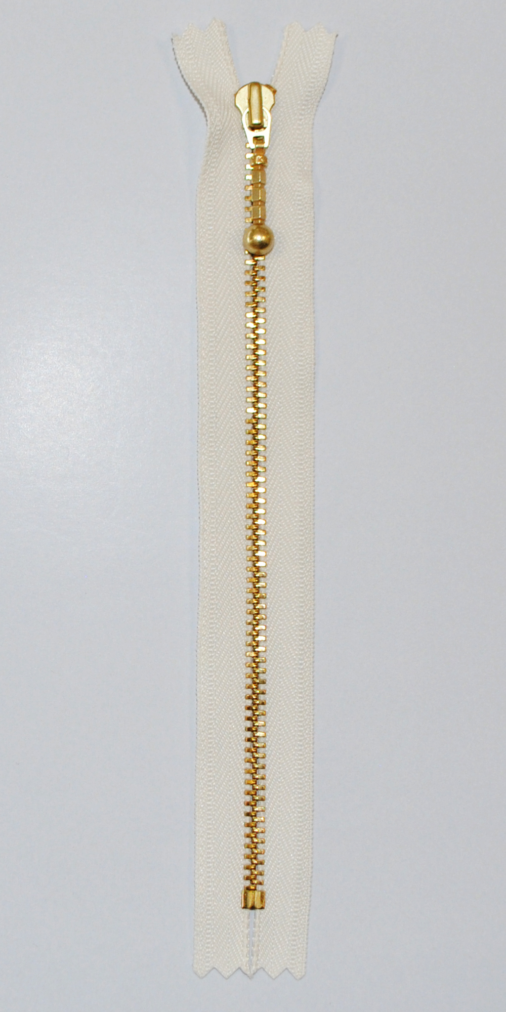 4480-15-0841 YKK-lynlås i messing – 15 cm, fast YKK-lynlås i messing – 15 cm, fast med kuglestolpe