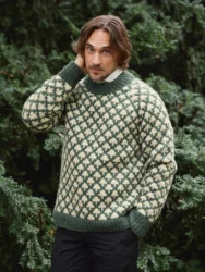 christmas-tree-sweater-til-herre-strikkeopskrift